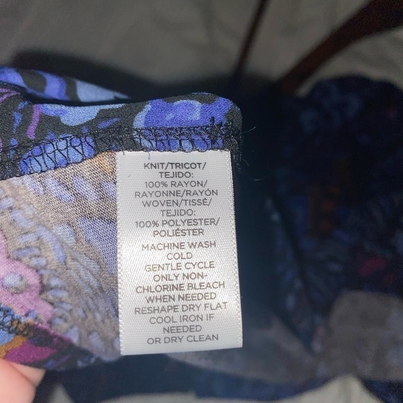 Loft NWT cold shoulder floral blouse SIZE SMALL - Picture 5 of 6